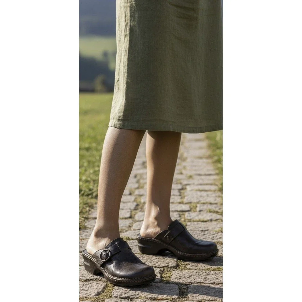 Björndal KellyAnne women's clogs in brown leather-size 8